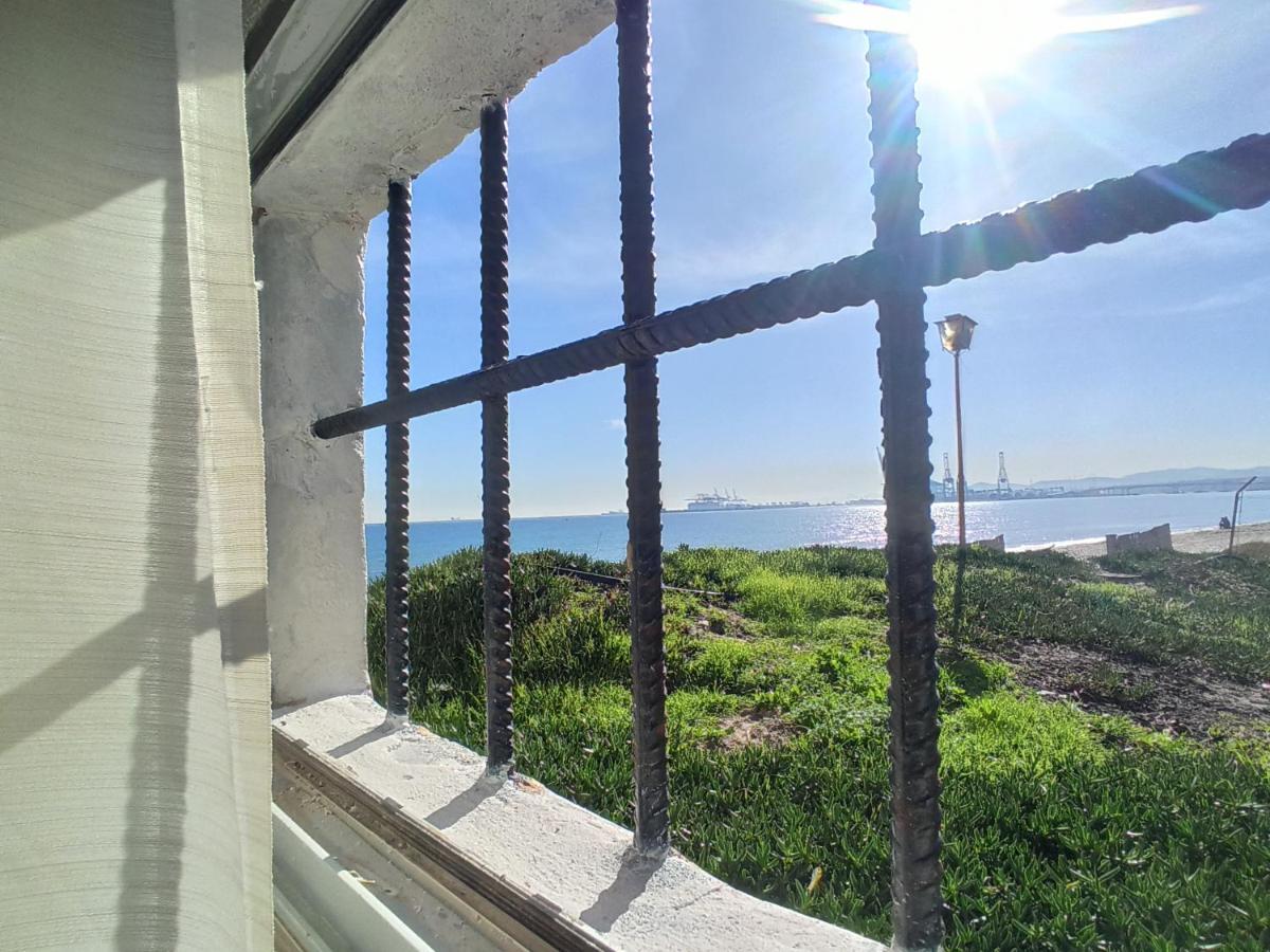 Estudio A Pie De Playa Con Bano Y Cocina Privados Apartment Algeciras Bagian luar foto