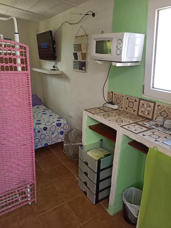 Estudio A Pie De Playa Con Bano Y Cocina Privados Apartment Algeciras Bagian luar foto
